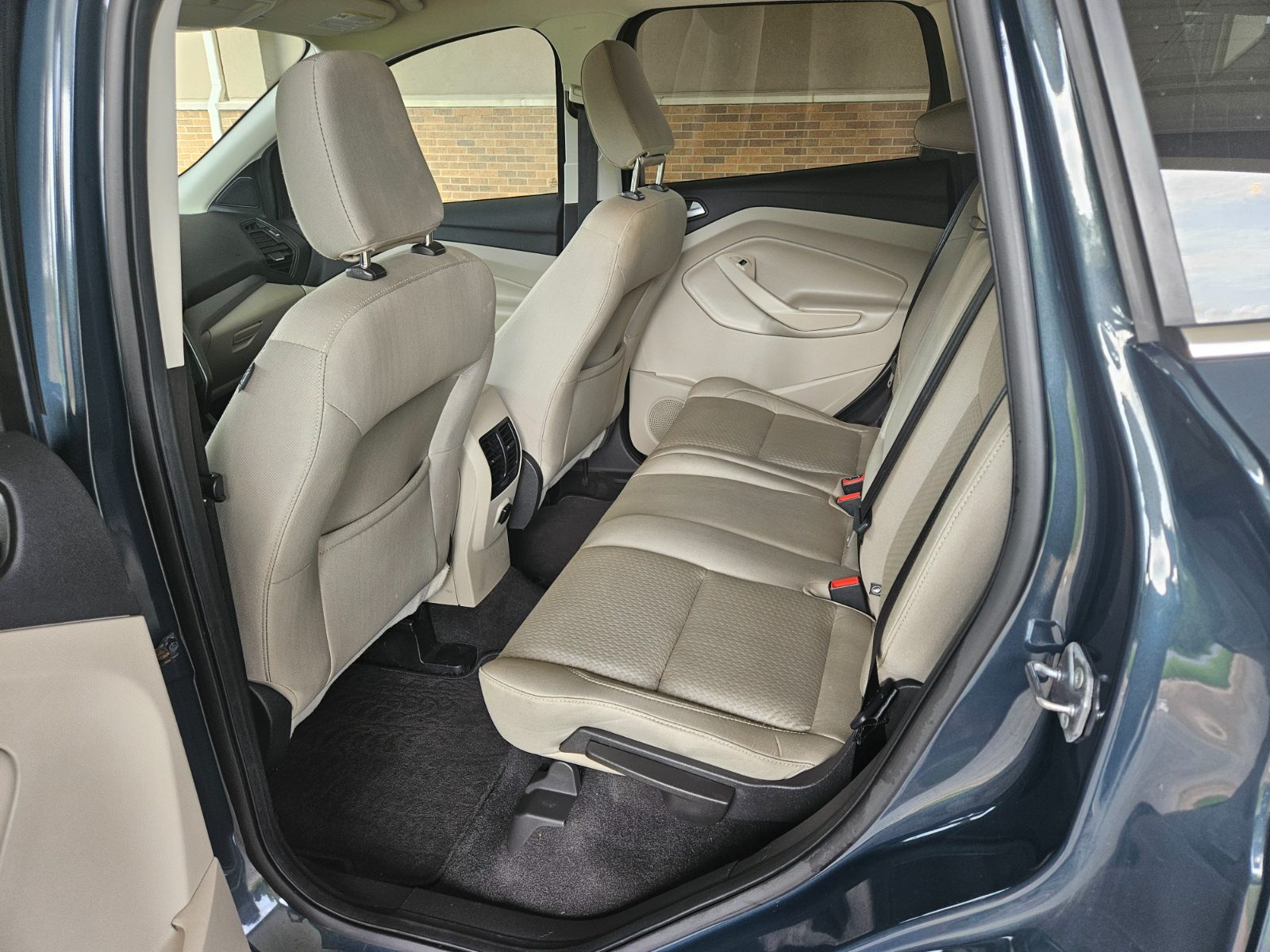 Ford Escape for sale at Chili Auto Outlet — photo 10