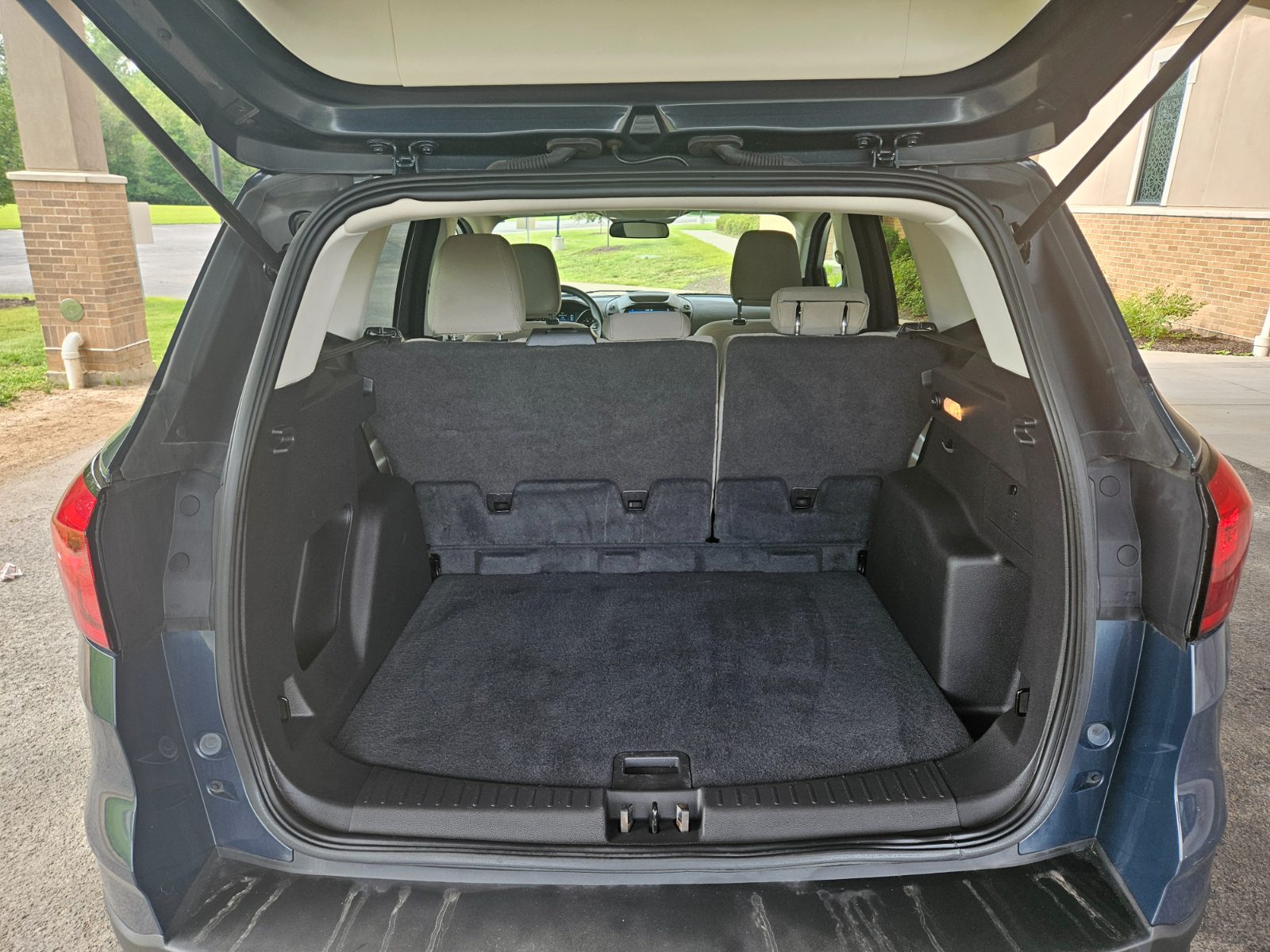 Ford Escape for sale at Chili Auto Outlet — photo 12