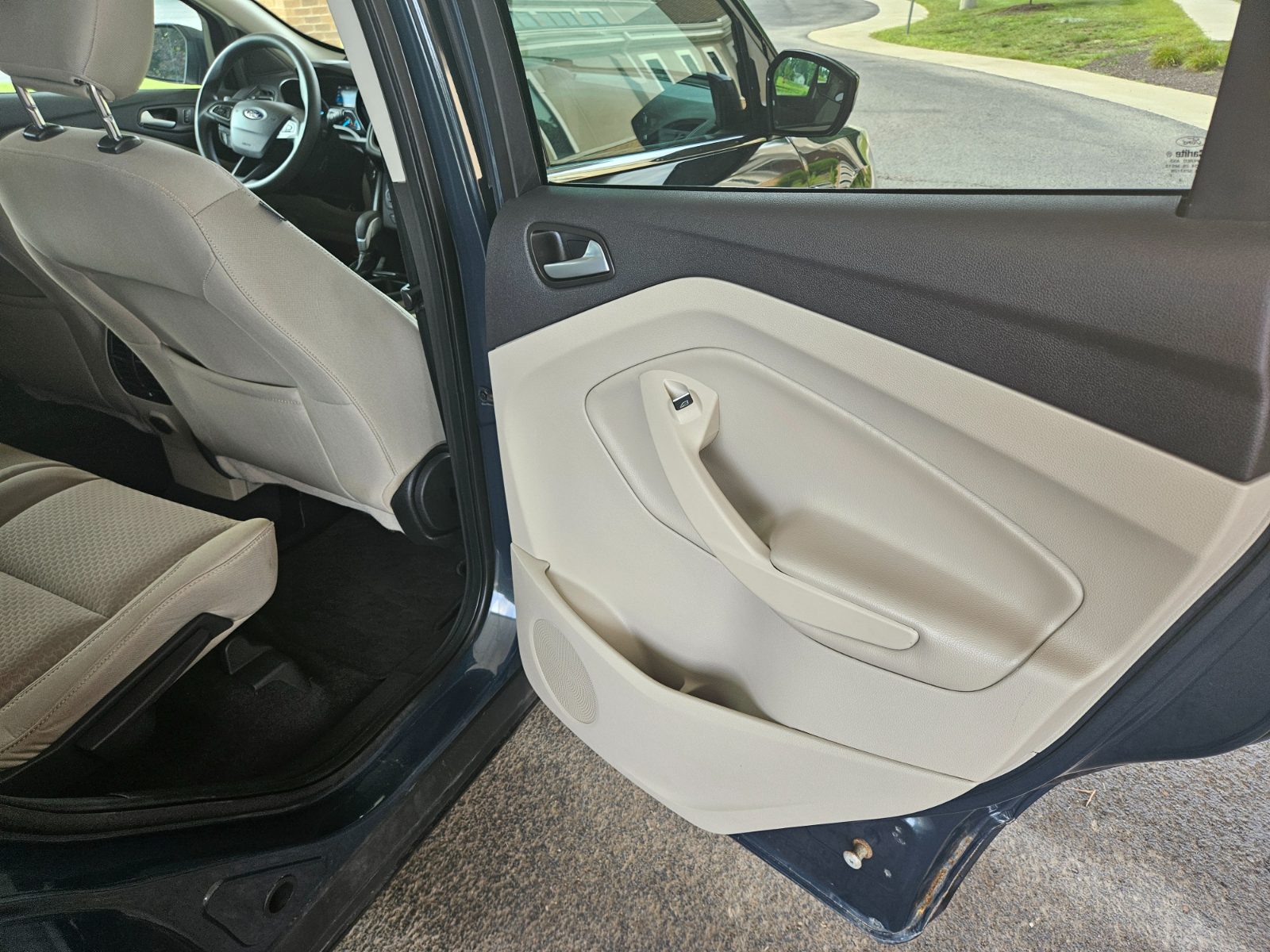 Ford Escape for sale at Chili Auto Outlet — photo 14