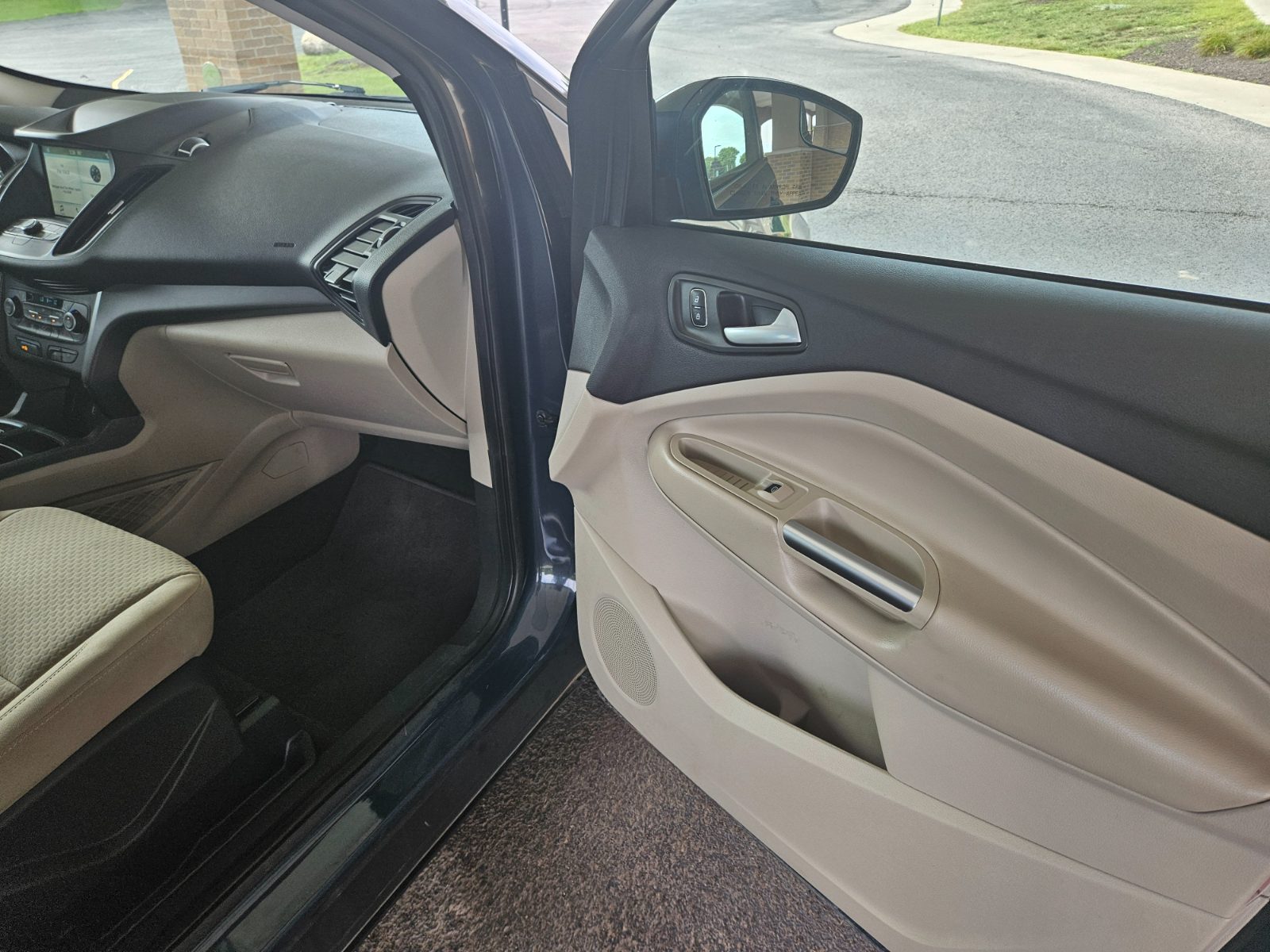 Ford Escape for sale at Chili Auto Outlet — photo 16