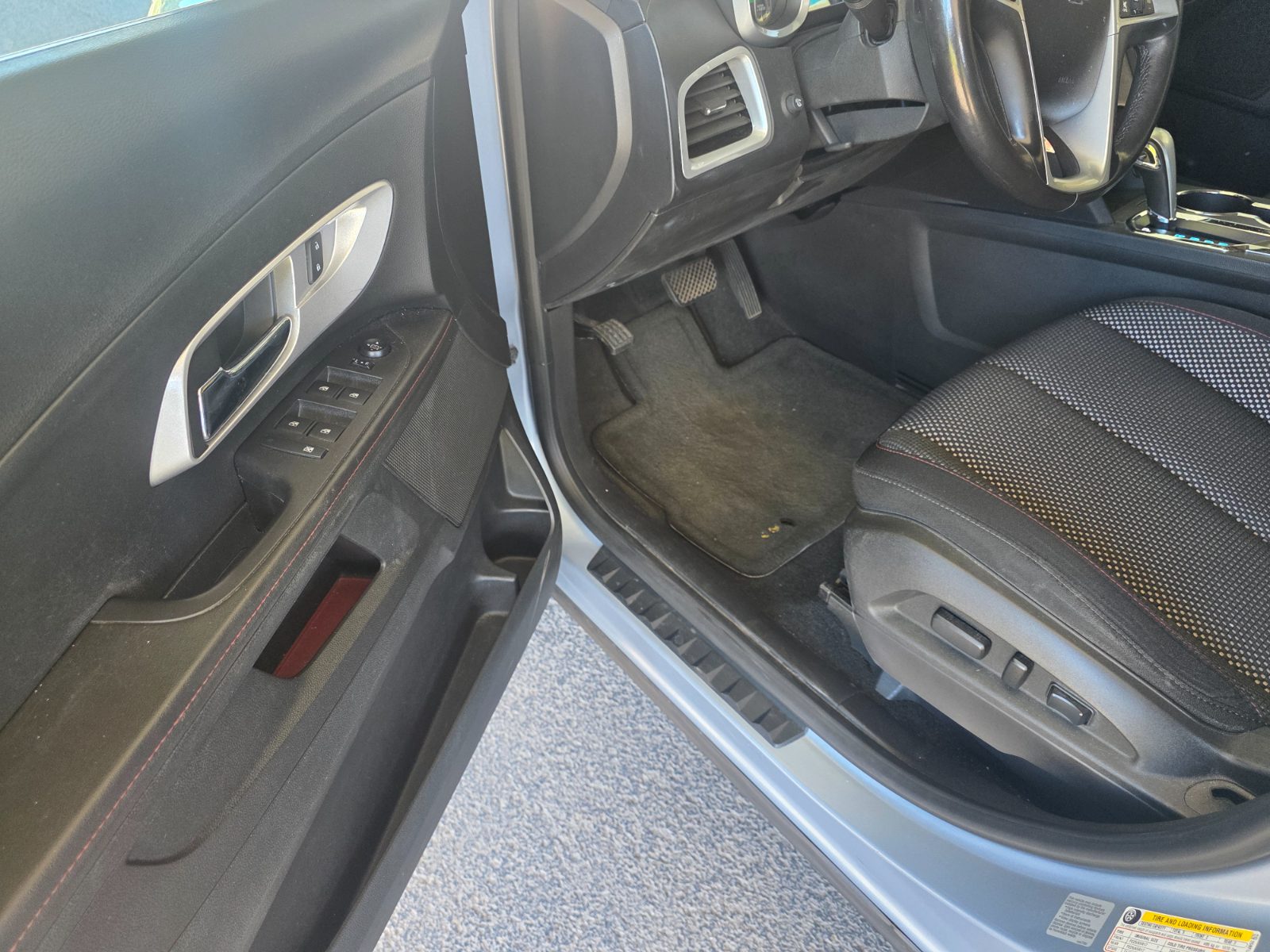 Chevrolet Equinox for sale at Chili Auto Outlet — photo 9
