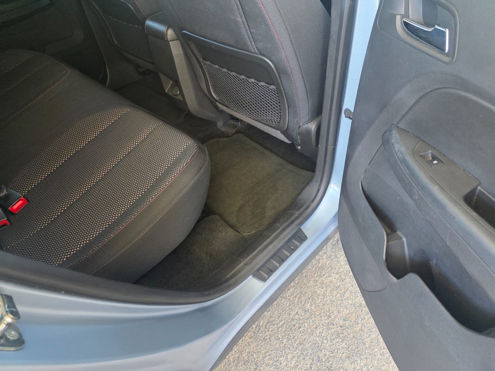 Chevrolet Equinox for sale at Chili Auto Outlet — photo 15