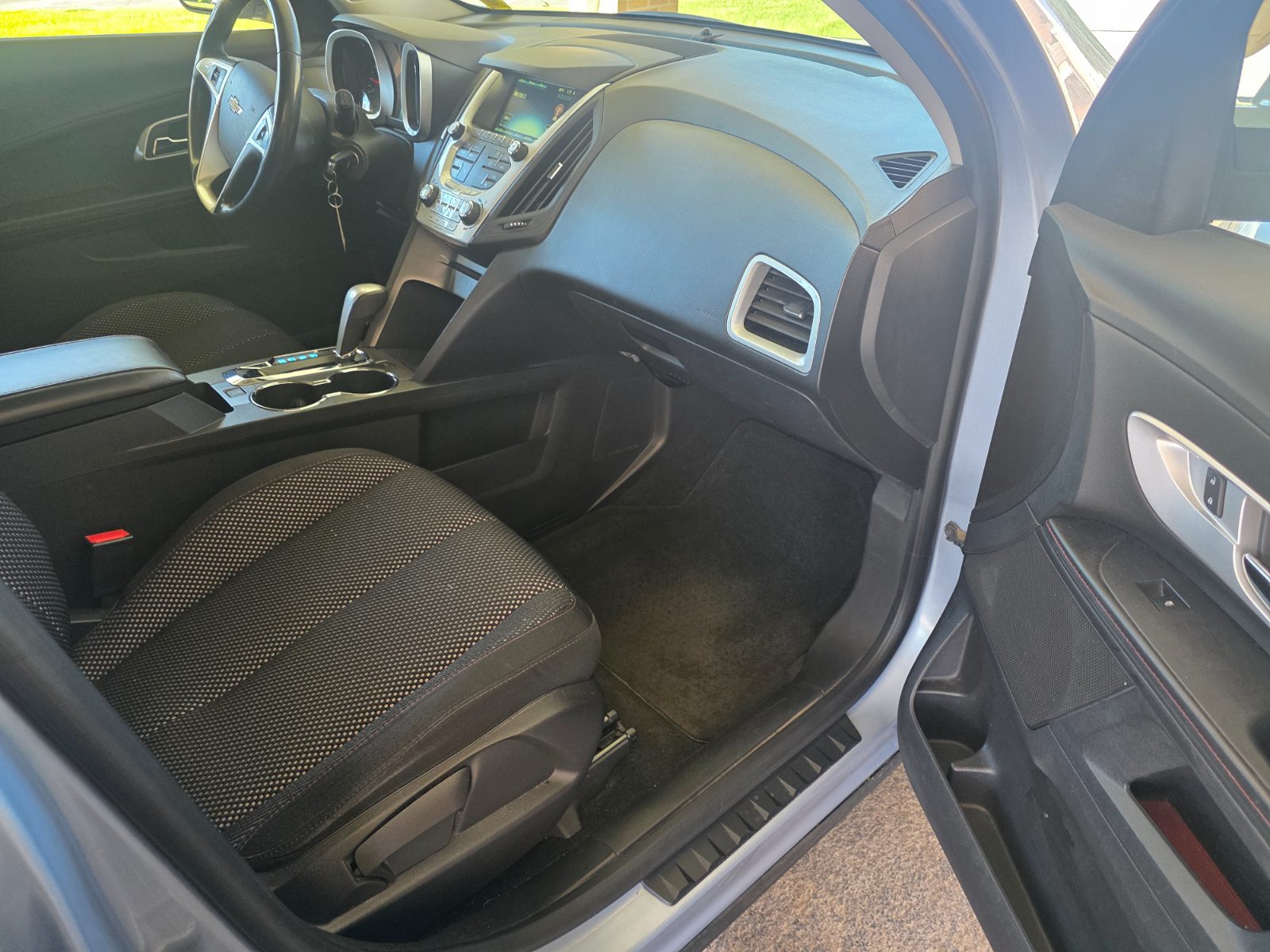 Chevrolet Equinox for sale at Chili Auto Outlet — photo 17