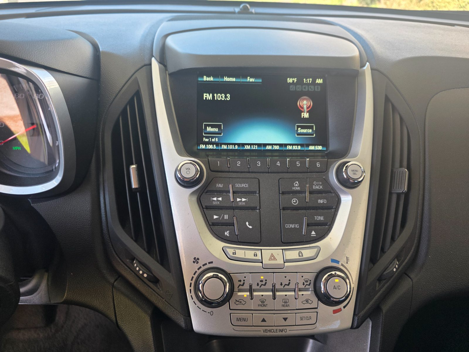 Chevrolet Equinox for sale at Chili Auto Outlet — photo 20