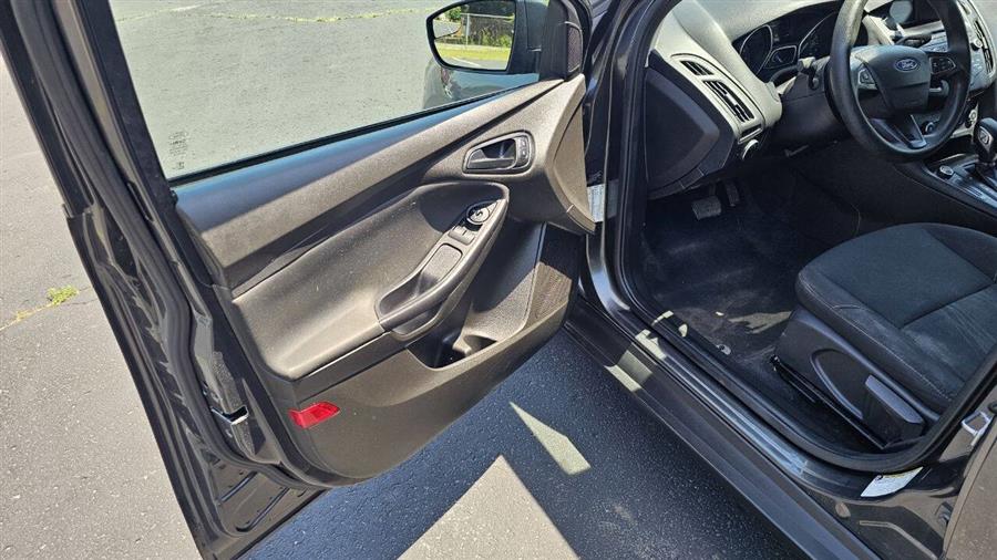 Ford Focus photo 12