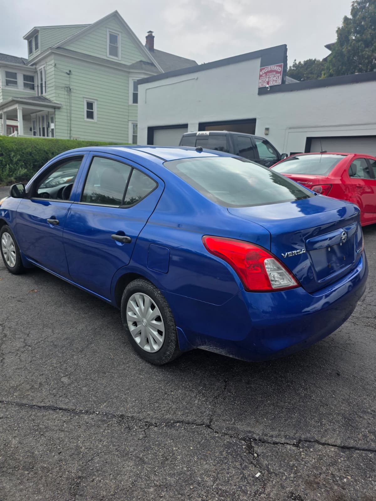 Nissan Versa photo 7