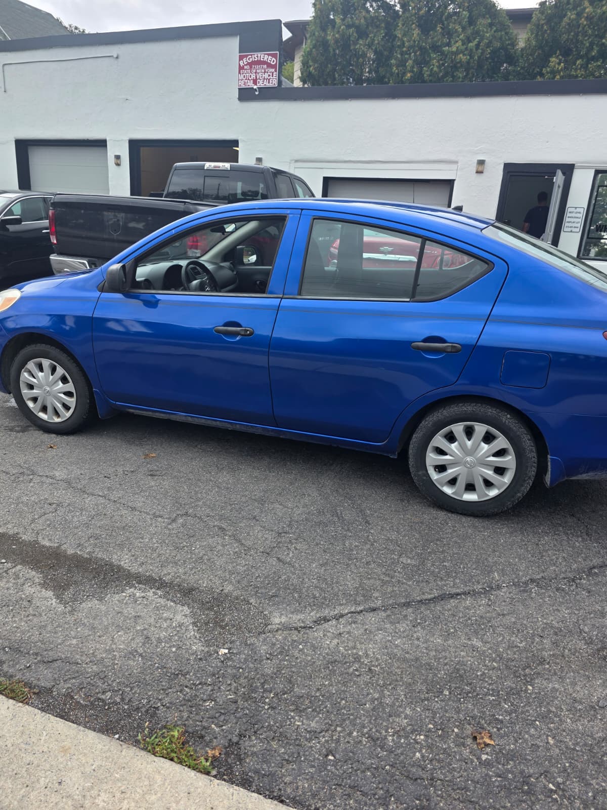 Nissan Versa photo 8