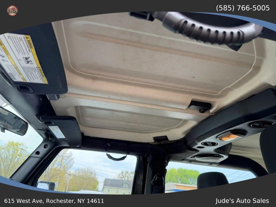 Jeep Wrangler photo 16
