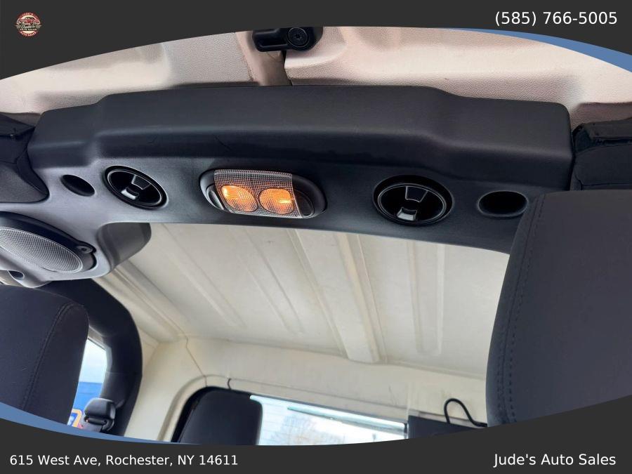 Jeep Wrangler photo 17