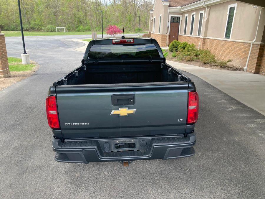 Chevrolet Colorado Crew Cab photo 8