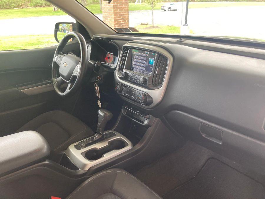Chevrolet Colorado Crew Cab photo 17