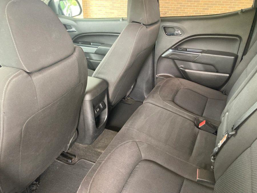 Chevrolet Colorado Crew Cab photo 20