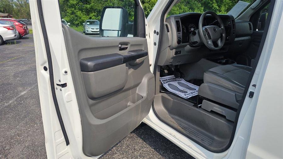 Nissan Nv photo 11