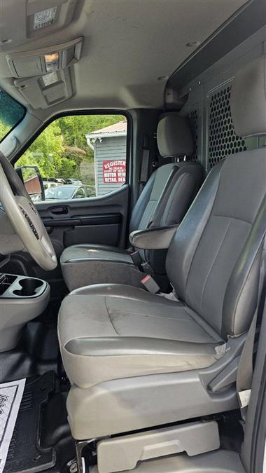 Nissan Nv photo 13