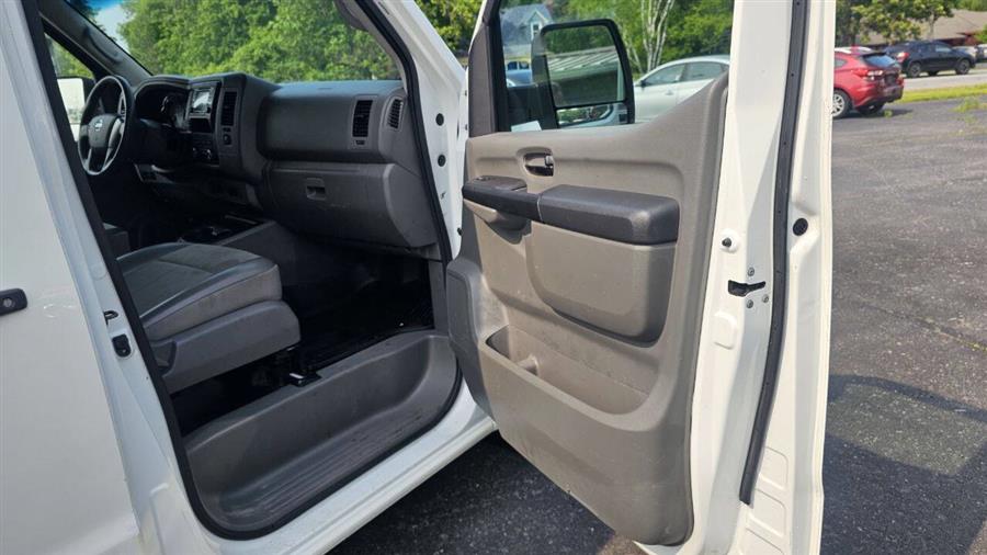 Nissan Nv photo 21