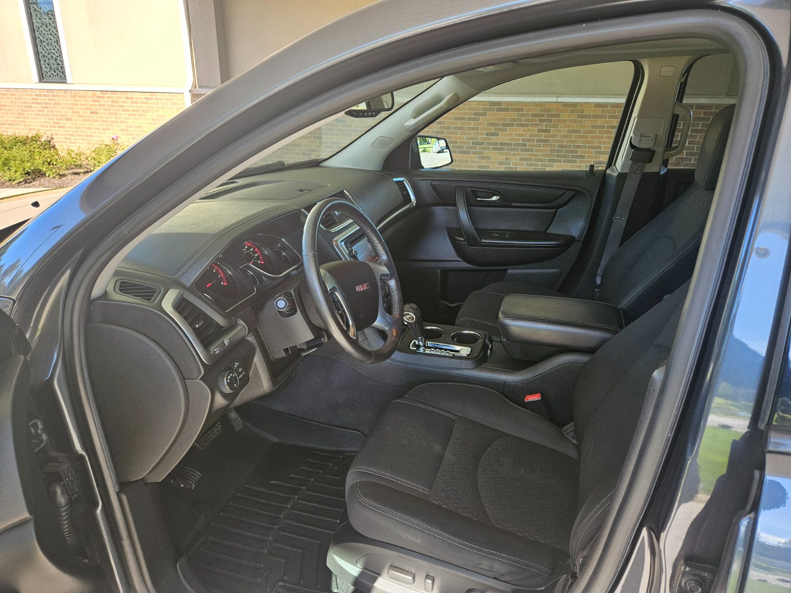 Gmc Acadia for sale at Chili Auto Outlet — photo 9