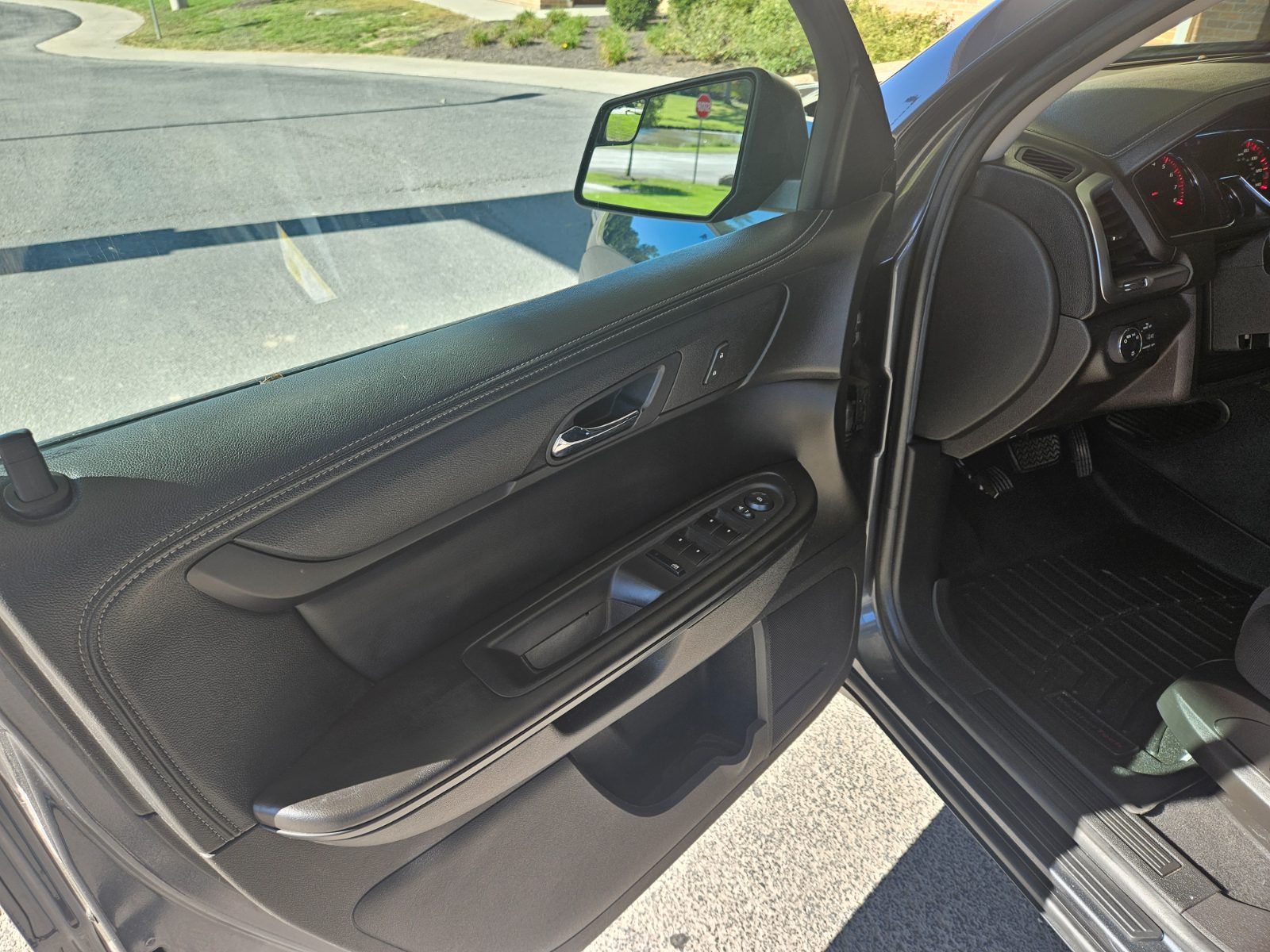 Gmc Acadia for sale at Chili Auto Outlet — photo 10