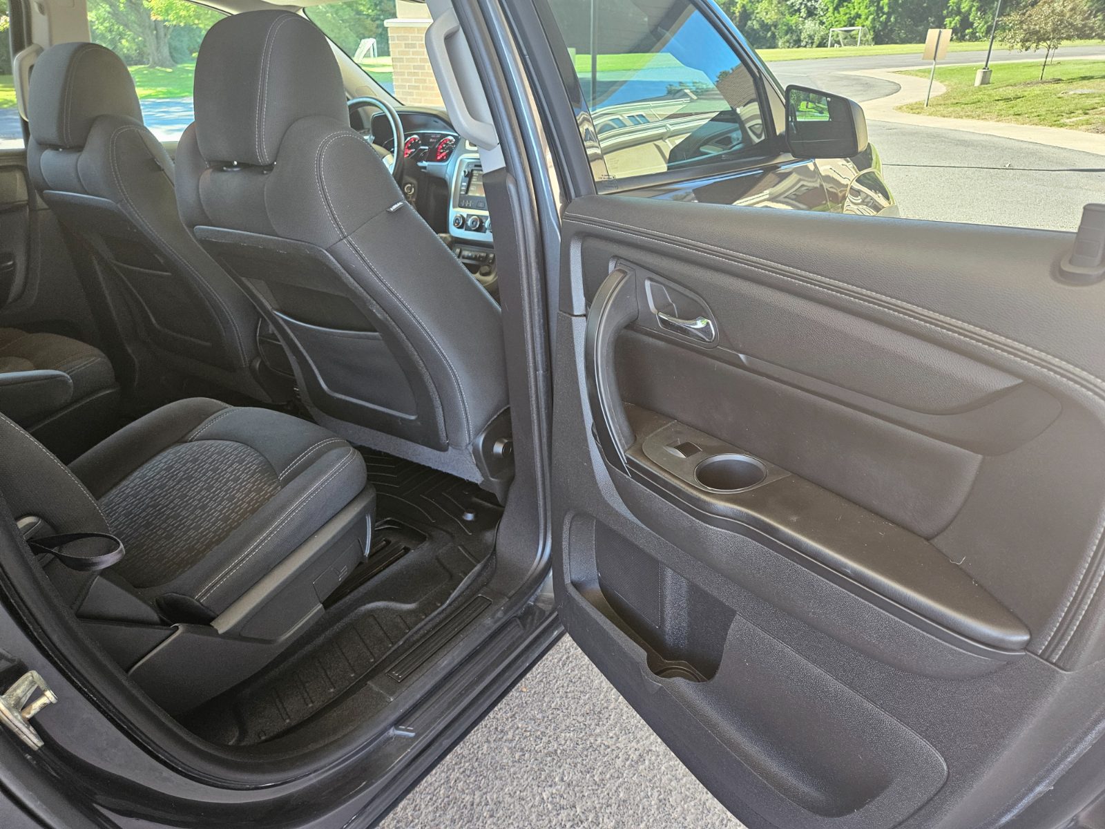Gmc Acadia for sale at Chili Auto Outlet — photo 15