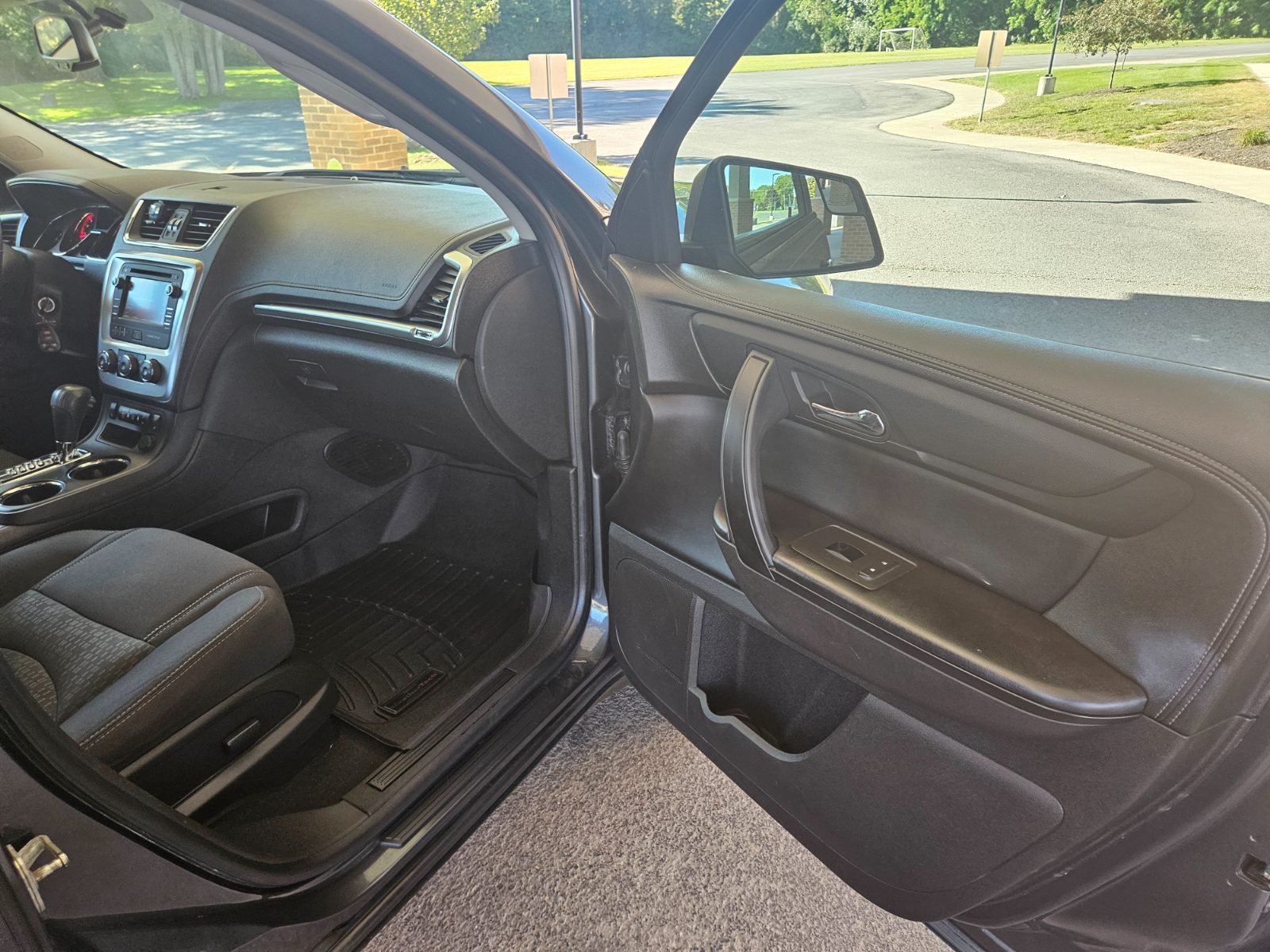 Gmc Acadia for sale at Chili Auto Outlet — photo 17