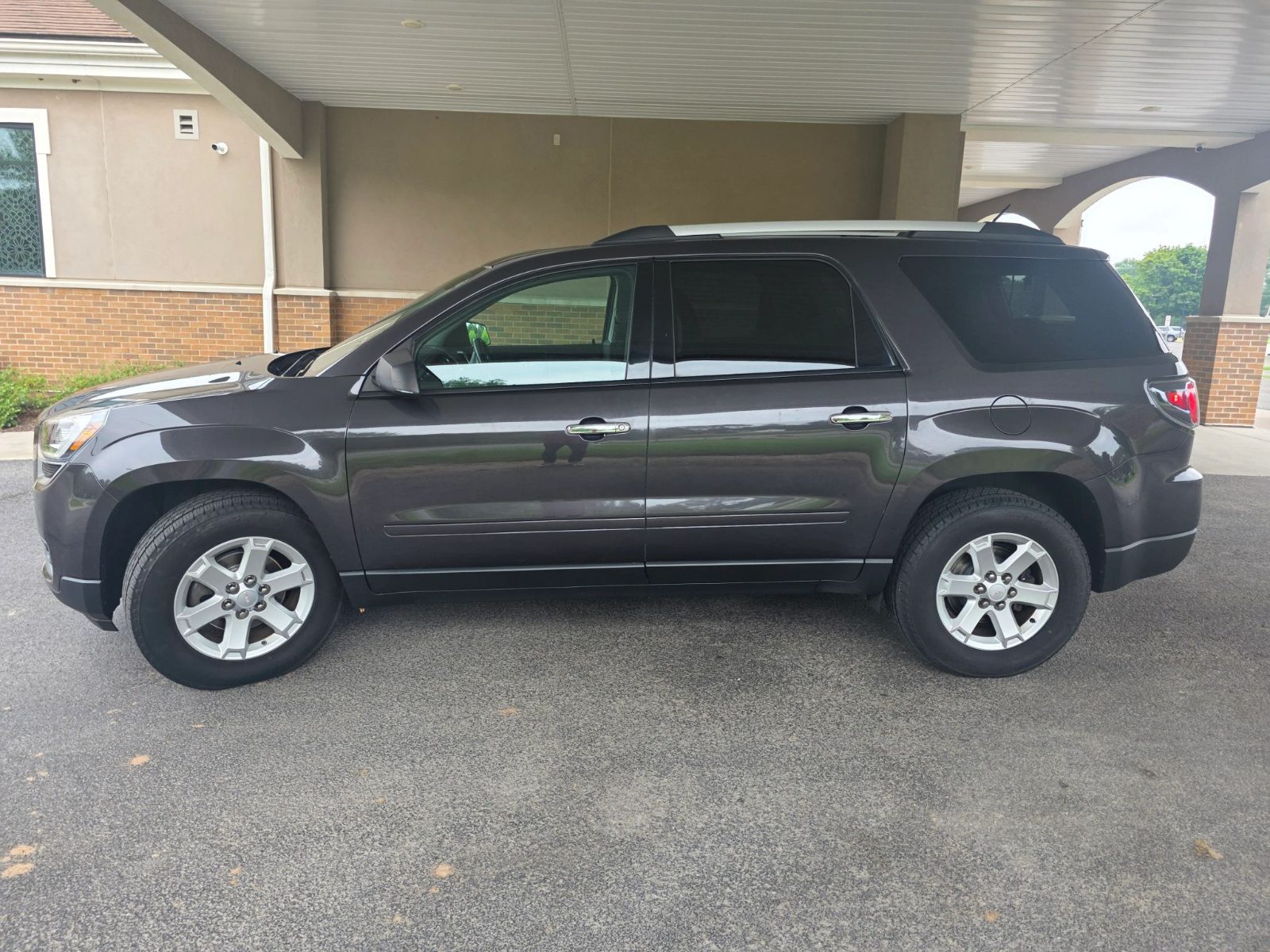 Gmc Acadia photo 2