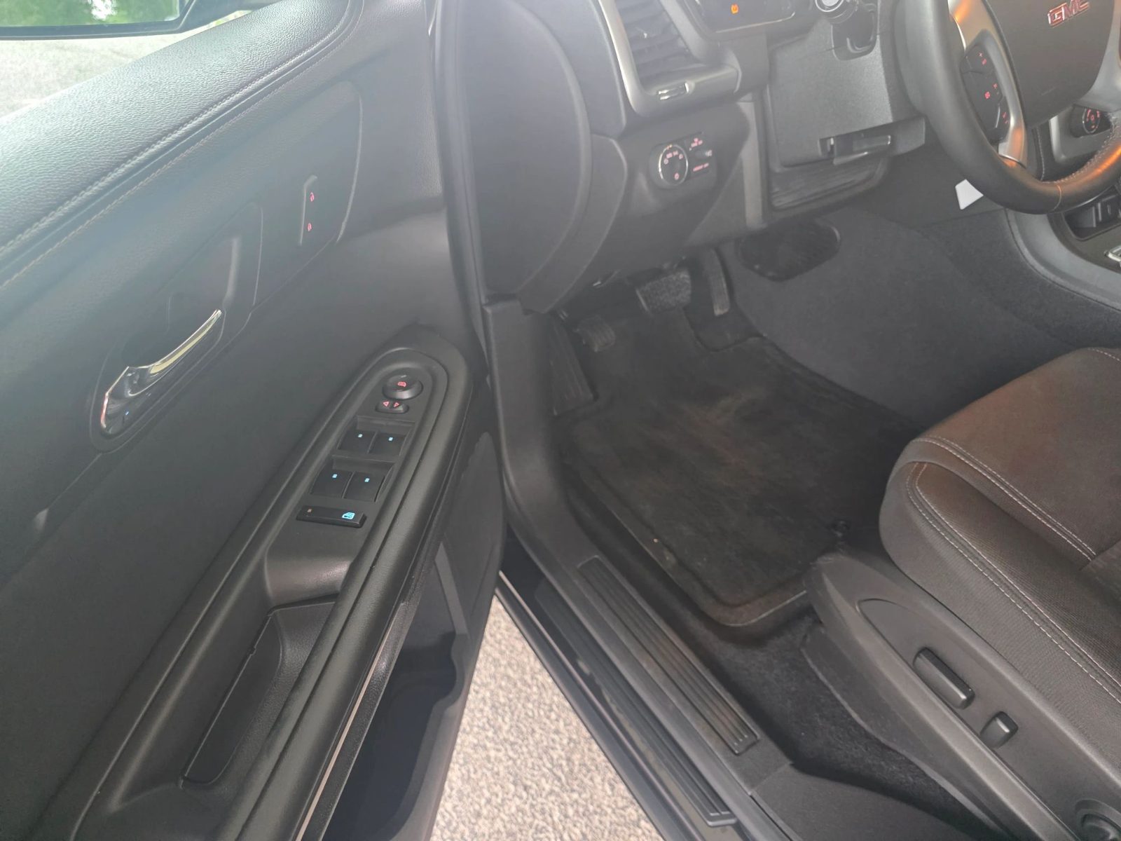 Gmc Acadia photo 9