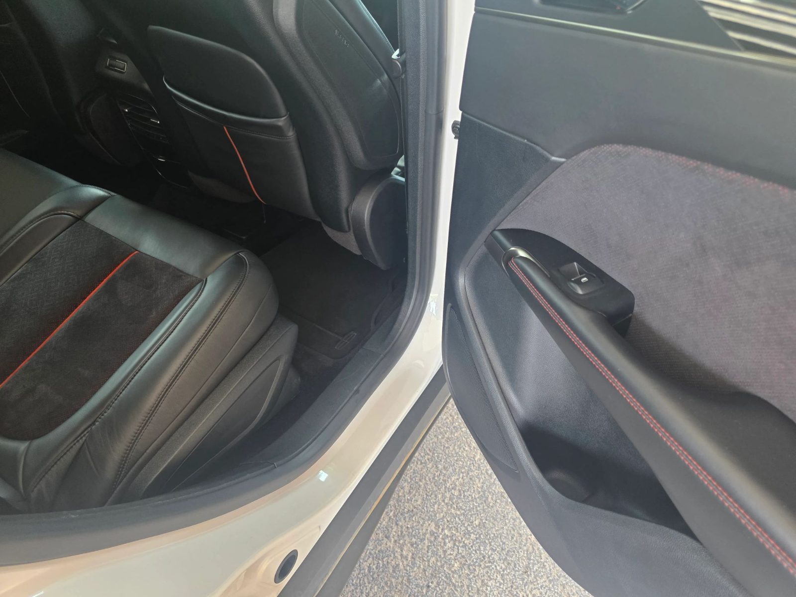 Lincoln Mkc photo 15