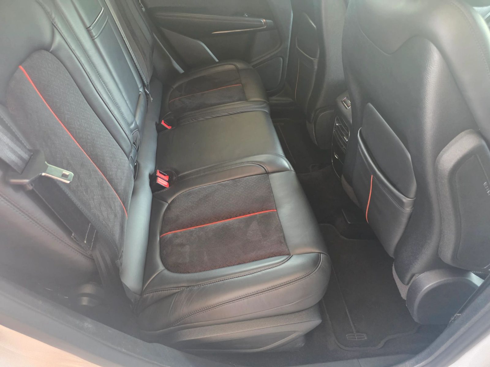 Lincoln Mkc photo 16