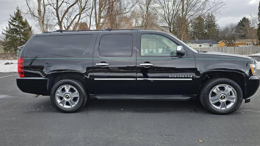 Chevrolet Suburban photo 4