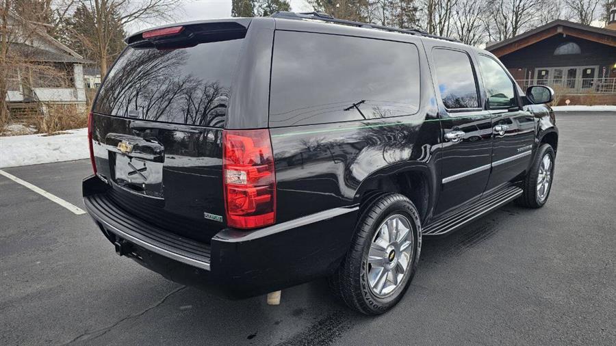Chevrolet Suburban photo 5