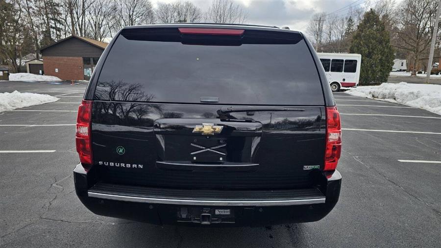 Chevrolet Suburban photo 6