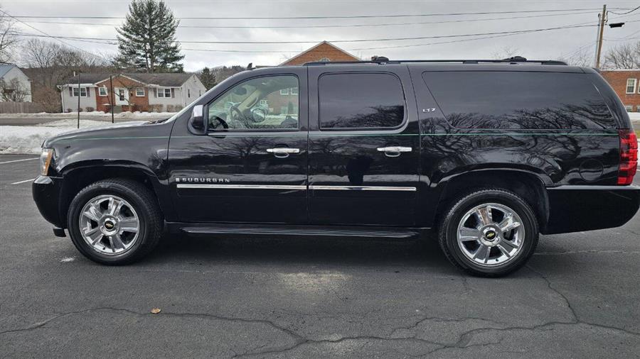 Chevrolet Suburban photo 8