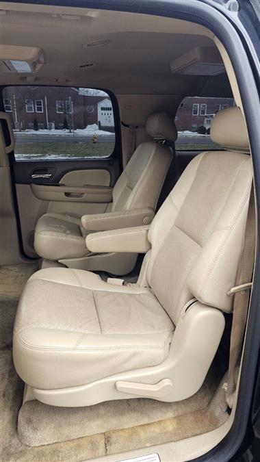 Chevrolet Suburban photo 17