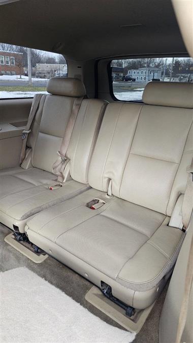 Chevrolet Suburban photo 18