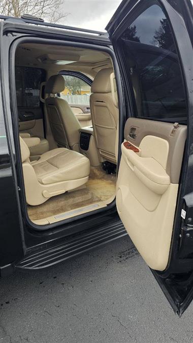 Chevrolet Suburban photo 20