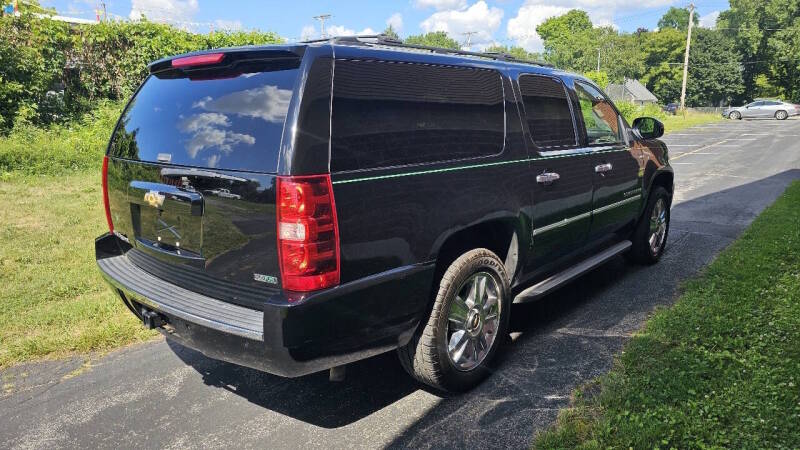 Chevrolet Suburban for sale at Arcia Services — photo 5