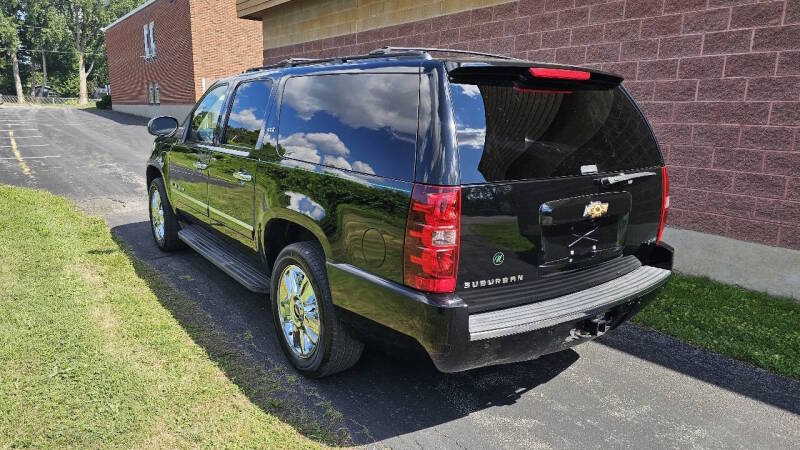 Chevrolet Suburban for sale at Arcia Services — photo 7