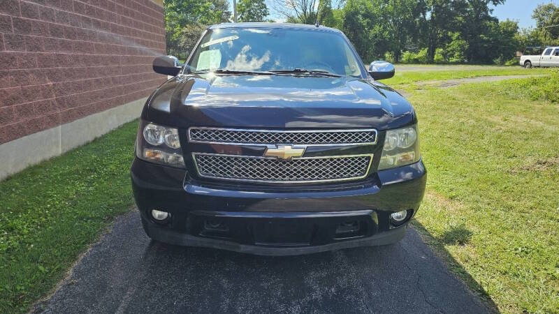 Chevrolet Suburban for sale at Arcia Services — photo 2