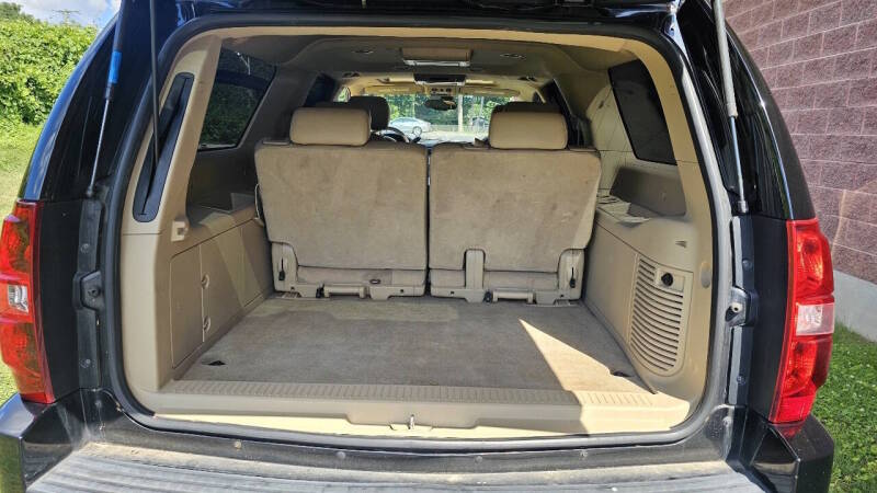 Chevrolet Suburban for sale at Arcia Services — photo 14