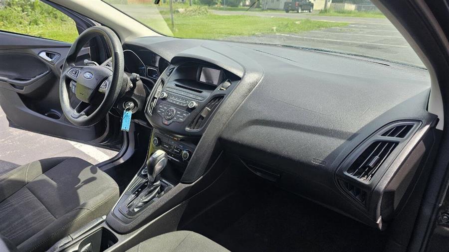 Ford Focus photo 22