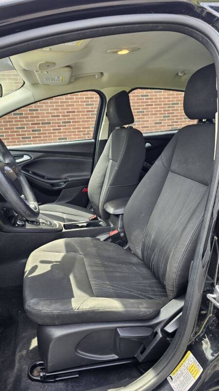 Ford Focus for sale at Arcia Services — photo 14