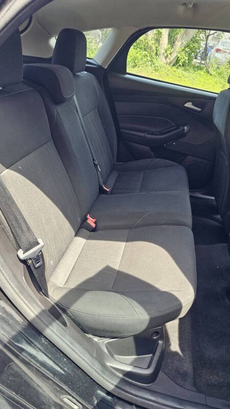Ford Focus for sale at Arcia Services — photo 20