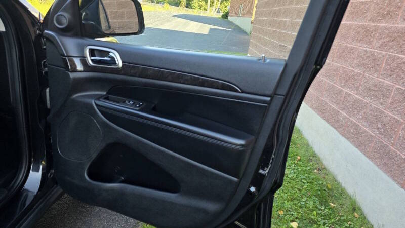 Jeep Grand Cherokee for sale at Arcia Services — photo 15