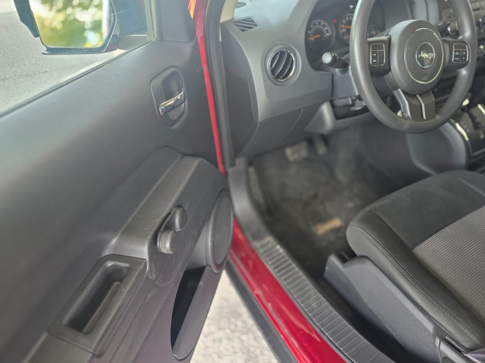 Jeep Patriot for sale at Chili Auto Outlet — photo 9