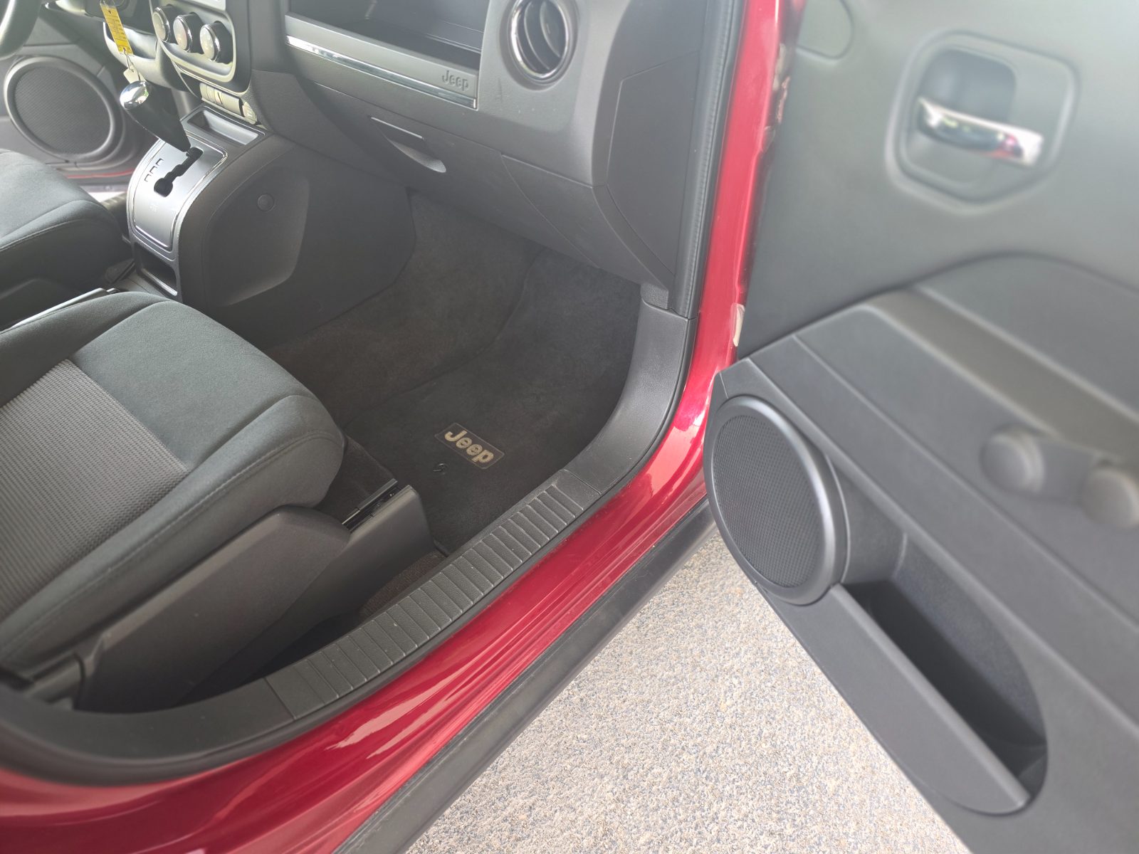 Jeep Patriot for sale at Chili Auto Outlet — photo 16