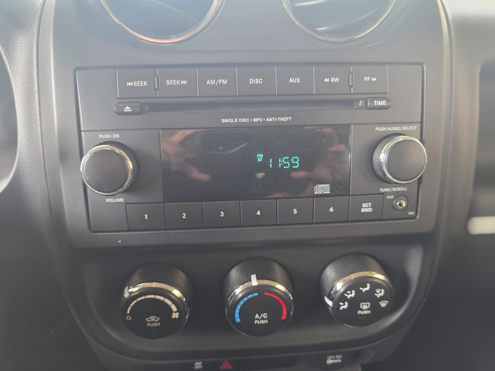 Jeep Patriot for sale at Chili Auto Outlet — photo 19