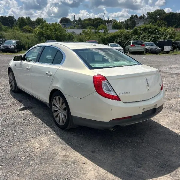 Lincoln MKS photo 5
