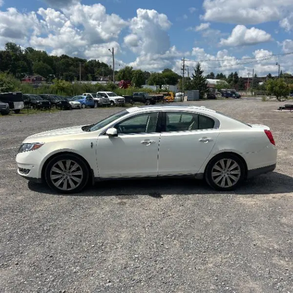 Lincoln MKS photo 6