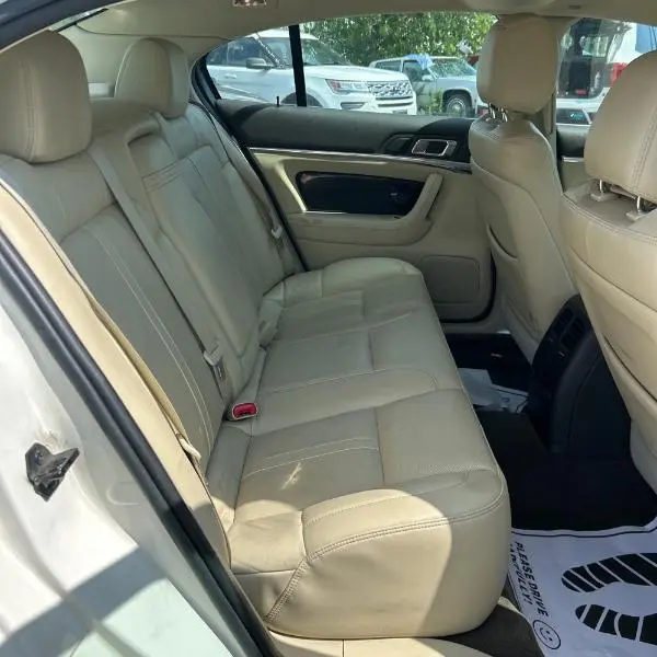 Lincoln MKS photo 7