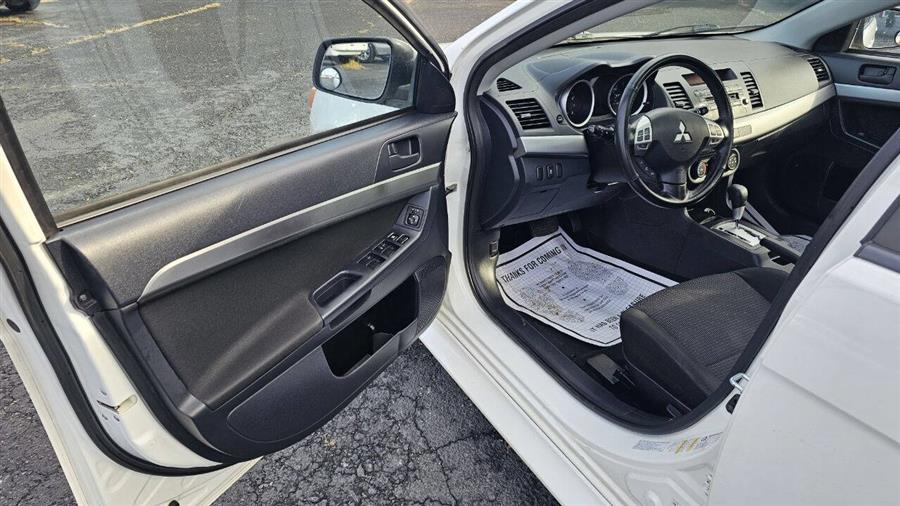 Mitsubishi Lancer photo 10