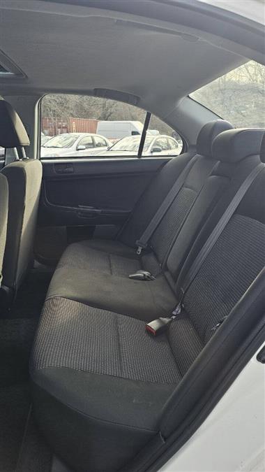 Mitsubishi Lancer photo 12